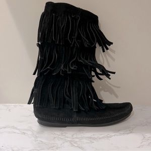 Minnetonka boots, new, no damage